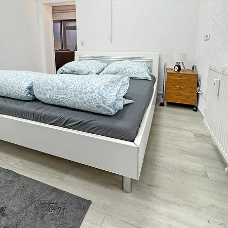 2 Zimmer Apartment Fuer 6 P, 15 Min Zum Flughafen Esslingen am Neckar Exterior photo