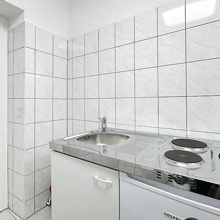 2 Zimmer Apartment Fuer 6 P, 15 Min Zum Flughafen Esslingen am Neckar Exterior photo