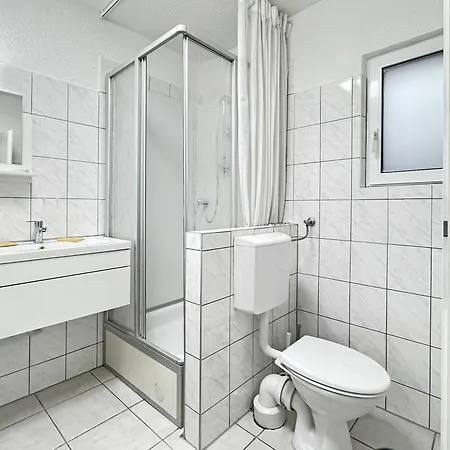 2 Zimmer Apartment Fuer 6 P, 15 Min Zum Flughafen Esslingen am Neckar Exterior photo