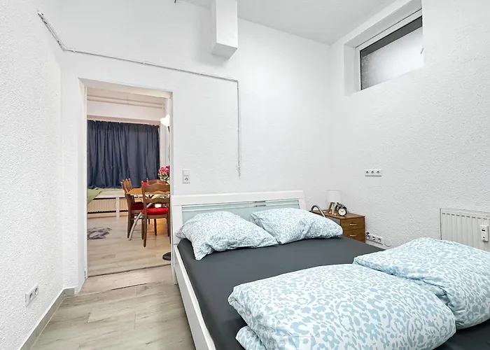 2 Zimmer Apartment Fuer 6 P, 15 Min Zum Flughafen
