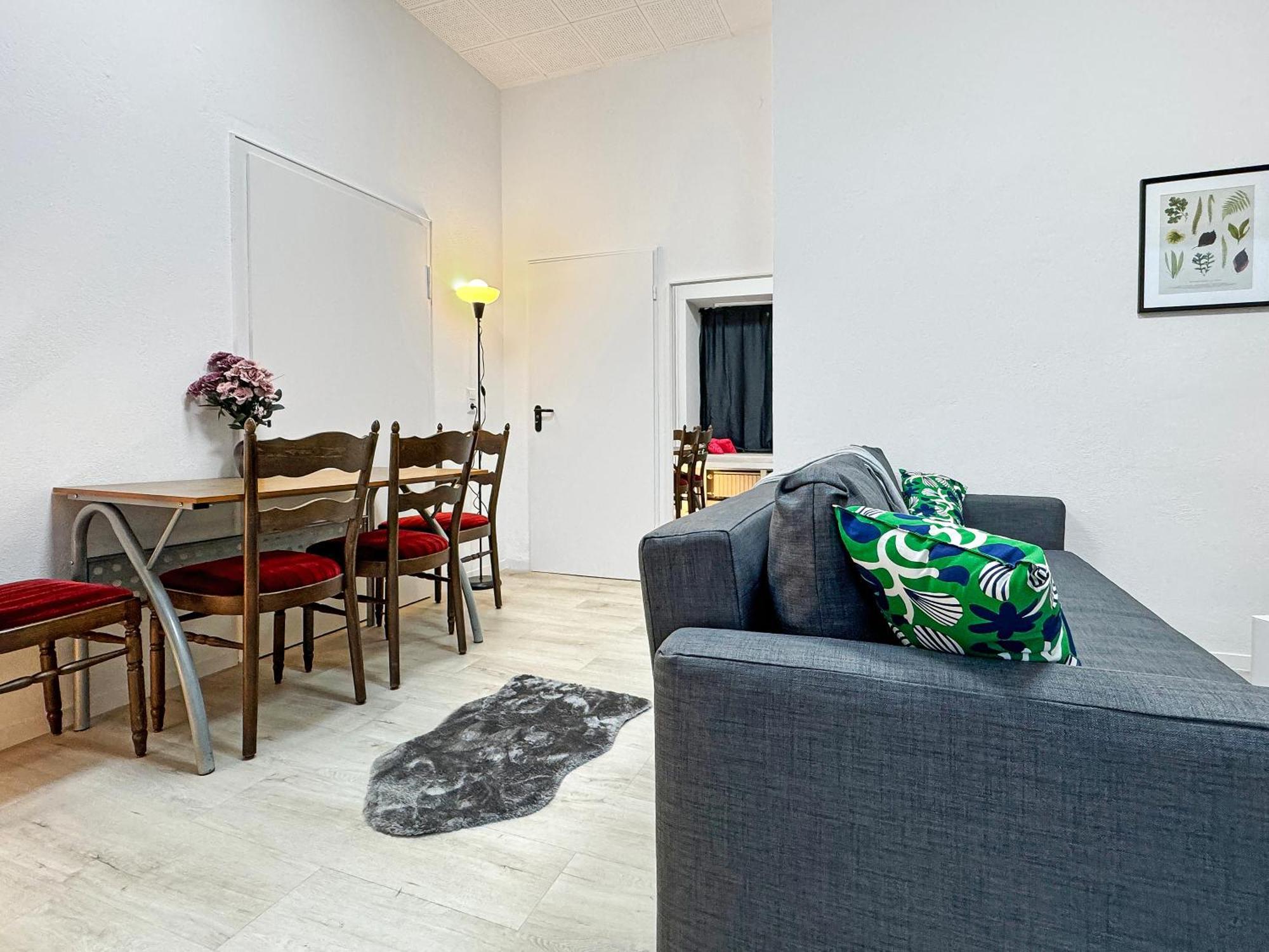 2 Fuer 6 P, 15 Min Zum Flughafen Apartment